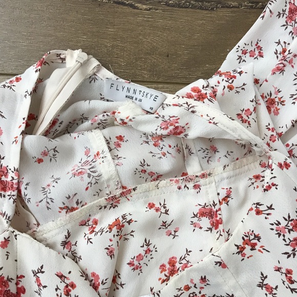 Flynn Skye Parker jumper in countryside blossom - Picture 4 of 5